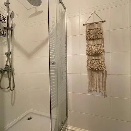 Nicole's Cozy Retreat شقة