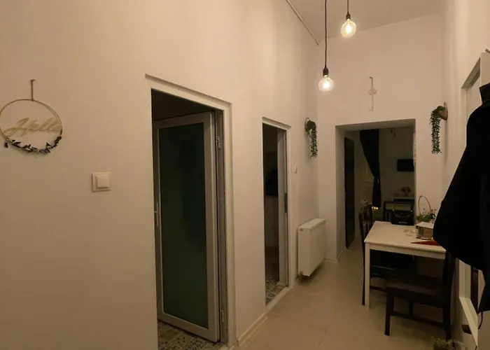 Nicole's Cozy Retreat شقة